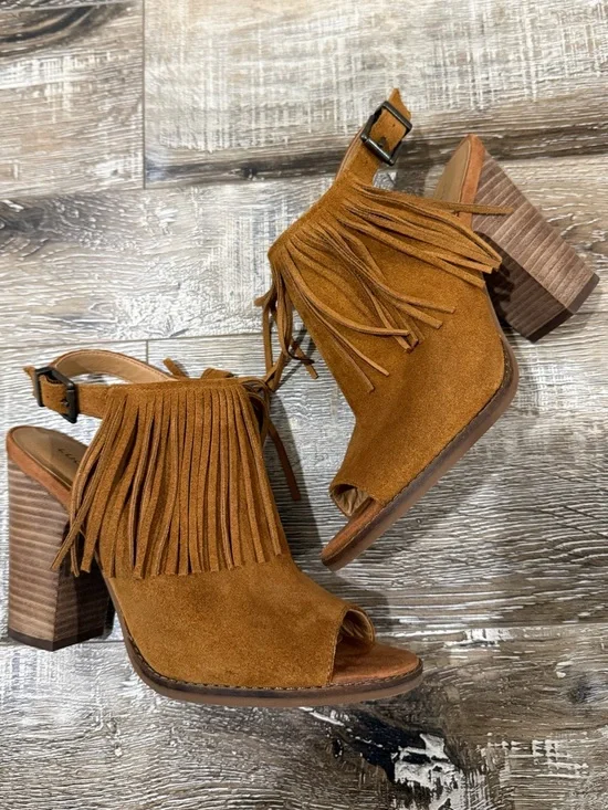 Lucky Brand Tan Suede Fringe Block Heel Sandals - Picture 3 of 9